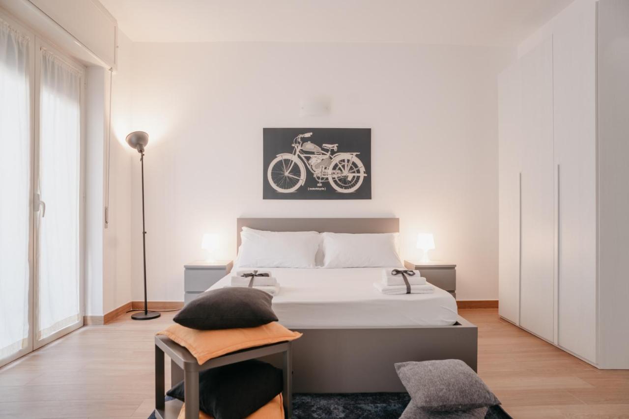 Brombeis Aurea By Casanapoletana - Town Center *