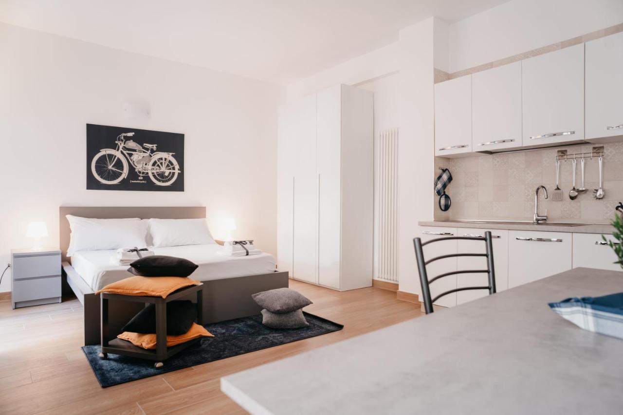 Brombeis Aurea By Casanapoletana - Town Center *